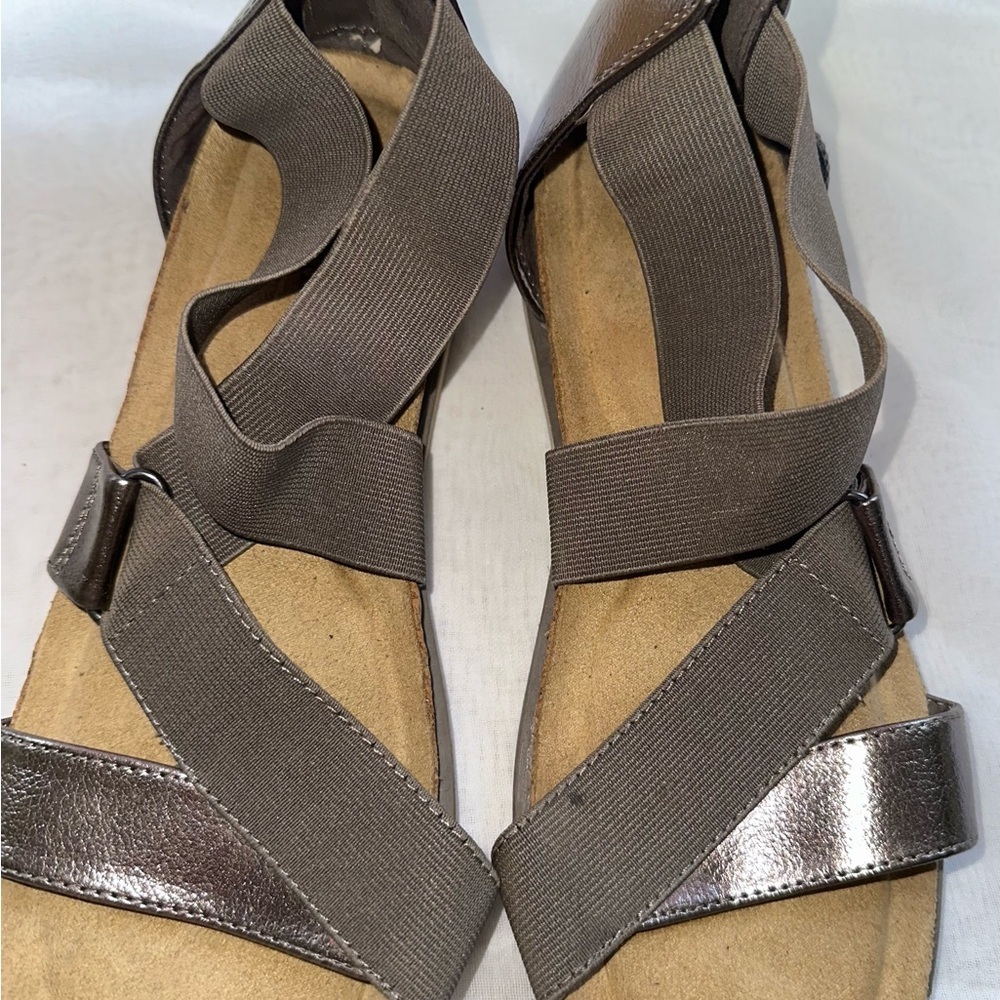 Croft & Barrow Women's Sandals in Metallic and Brown size 8 #9